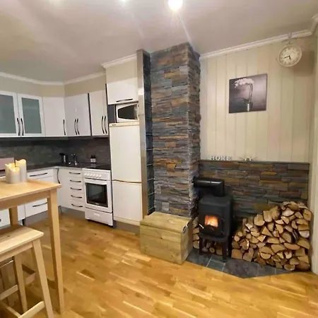 2 Bedroom Cozy Central *