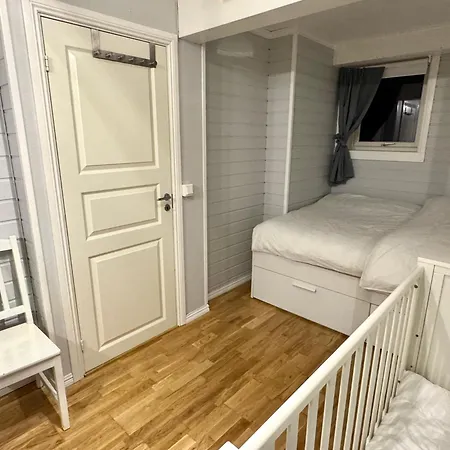 2 Bedroom Cozy Central 纳尔维克